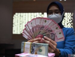 Pagi Senin Rupiah Menguat Menjadi Rp15.590 per Dolar AS