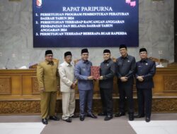 Pemerintah Kabupaten Bandung dan Dewan Perwakilan Rakyat Daerah (DRPD) menetapkan Anggaran Pendapatan dan Belanja Daerah (APBD) 2024 sebesar Rp5,9 triliun