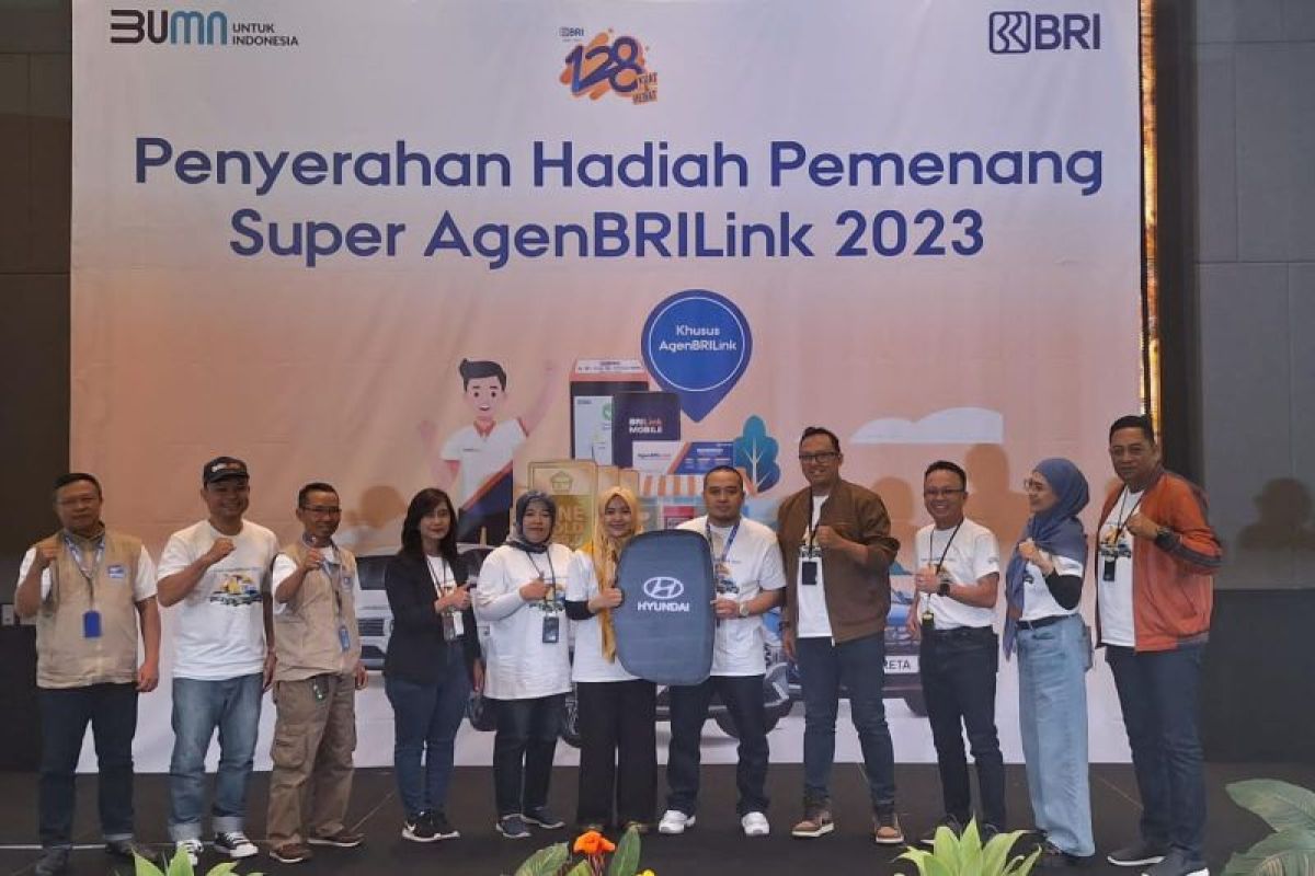 BRI berikan hadiah mobil kepada super Agen BRILink di Garut