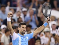 Djokovic harus bekerja keras untuk melaju ke putaran ketiga Australian Open