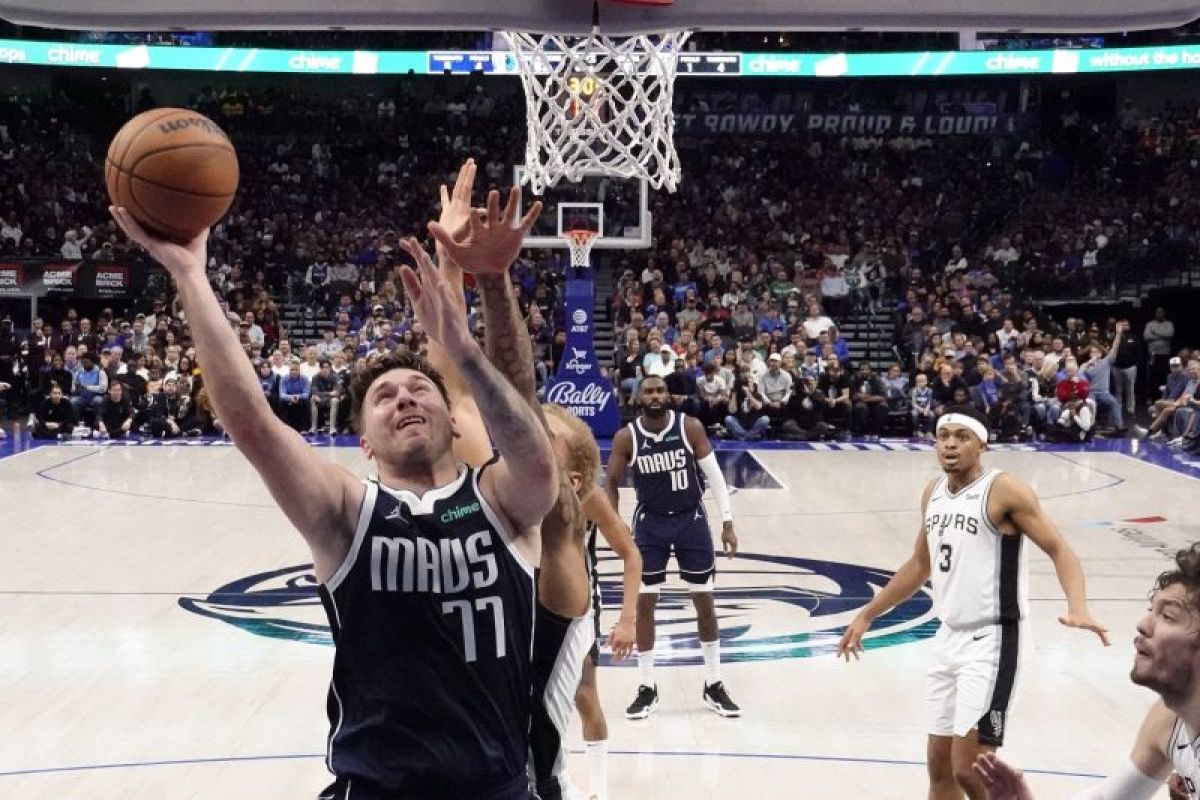 Doncic mencetak 39 poin serta triple-double saat Mavericks mengalahkan Spurs