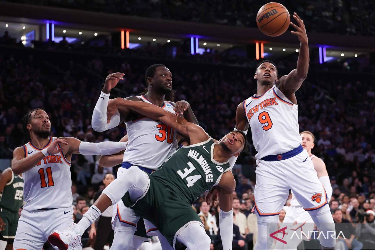 Pertandingan tandang Milwaukee Bucks di markas New York Knicks dalam NBA