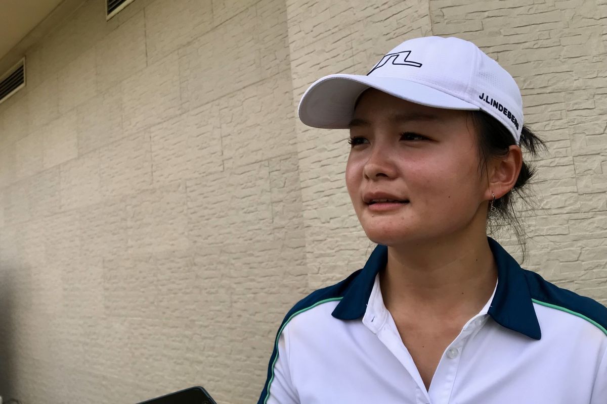 Elaine mengayunkan bola golf dari driving range hingga Sea Games