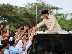 Prabowo Menikmati Kopi Bersama Warga dan Relawan di Kedai Kopi Aceh: Sensasi Terluar Biasa!