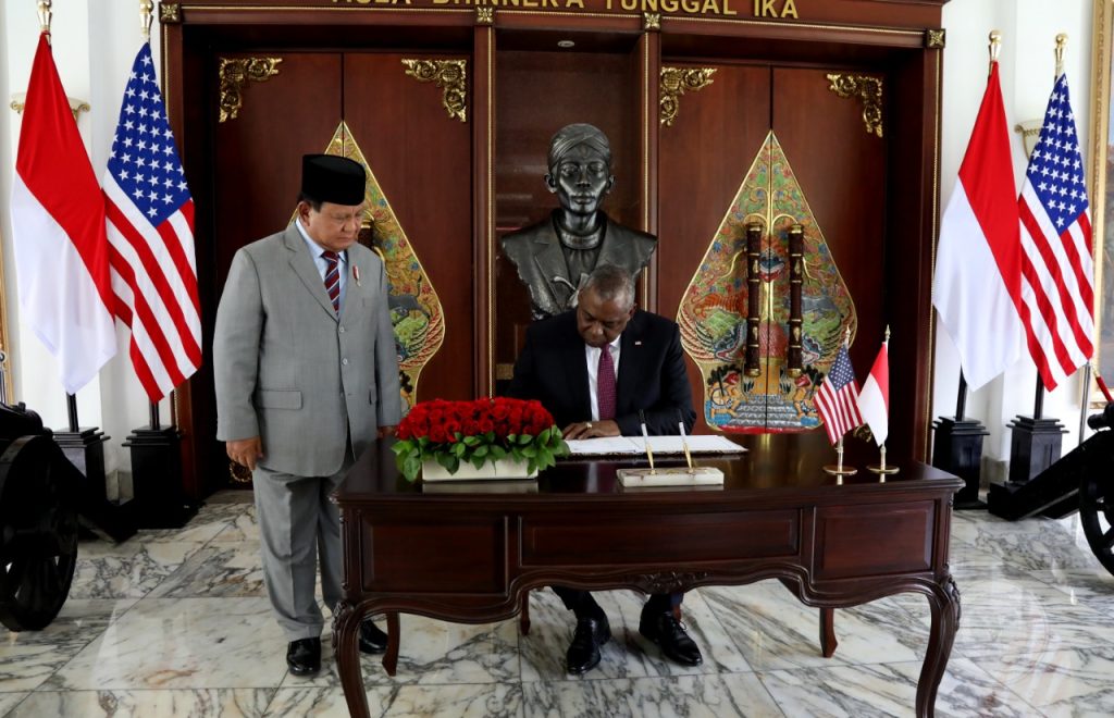 Menhan AS Lloyd Austin Bertemu dengan Menhan Prabowo, Bahas Kerja Sama Pertahanan AS-Indonesia