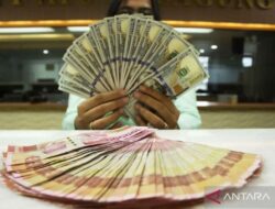 Rupiah Melemah 9 Poin Menjadi Rp15.520