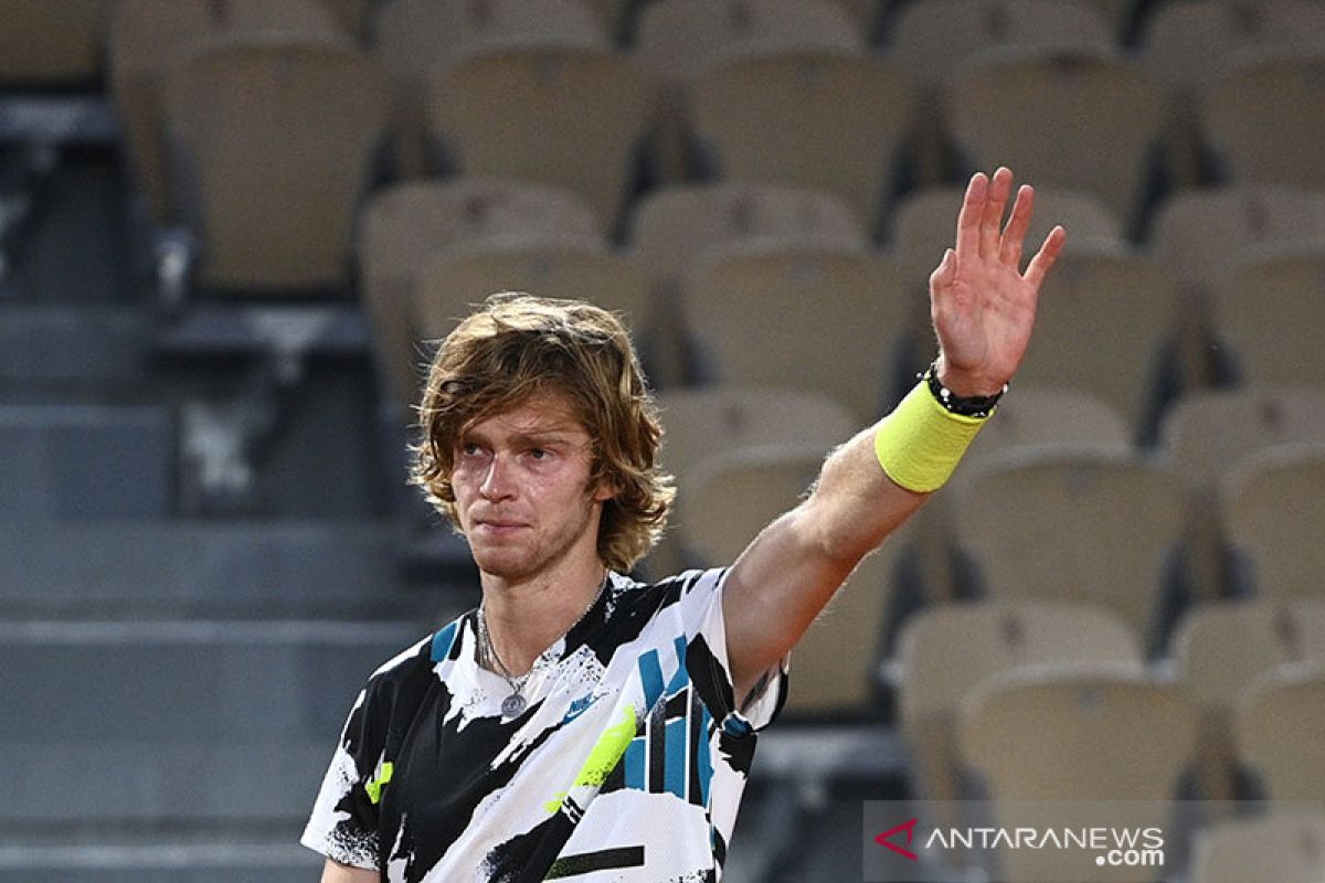 Rublev Membuat Mimpi Petenis Remaja Nyata dengan Kemenangan di Final Hong Kong Open