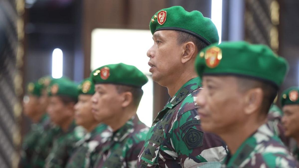 Contoh Pemimpin yang Tidak Benar: Perwira Menghina Sersan Kepala yang Lebih Tua