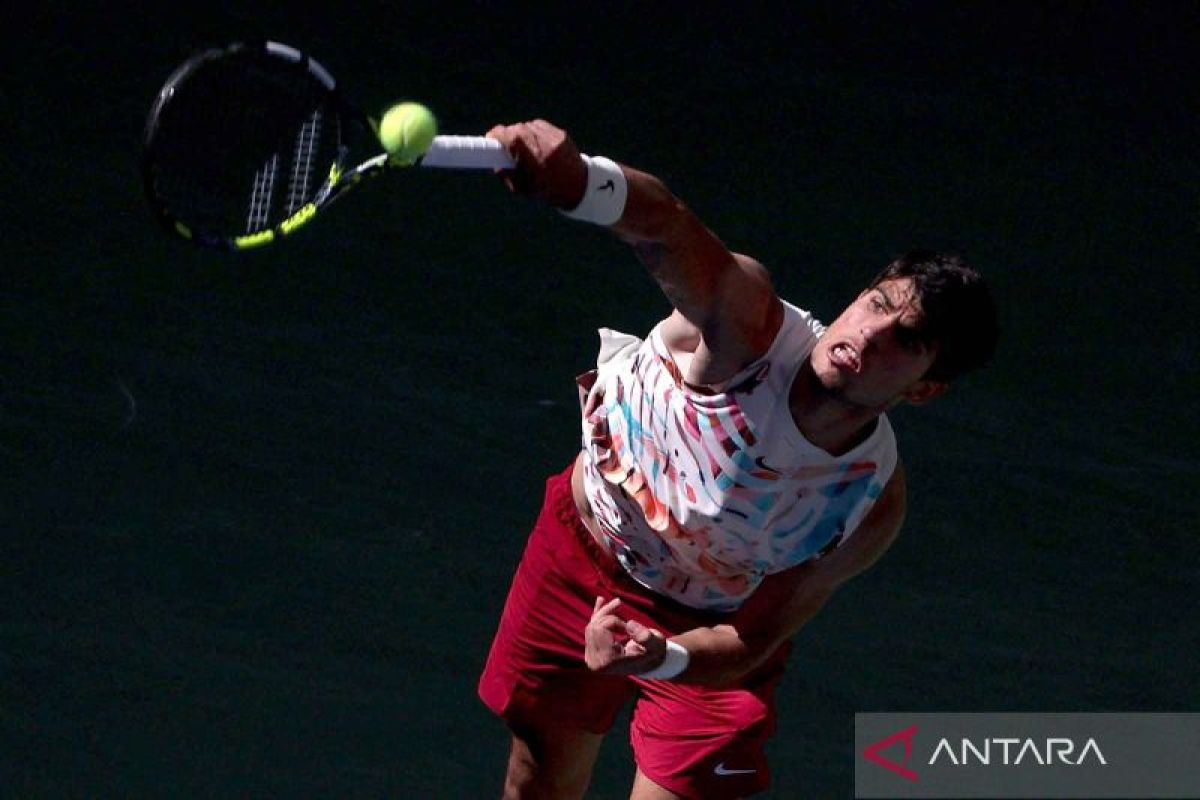 Alcaraz memperjuangkan tempat di babak ketiga Australian Open dengan tekun