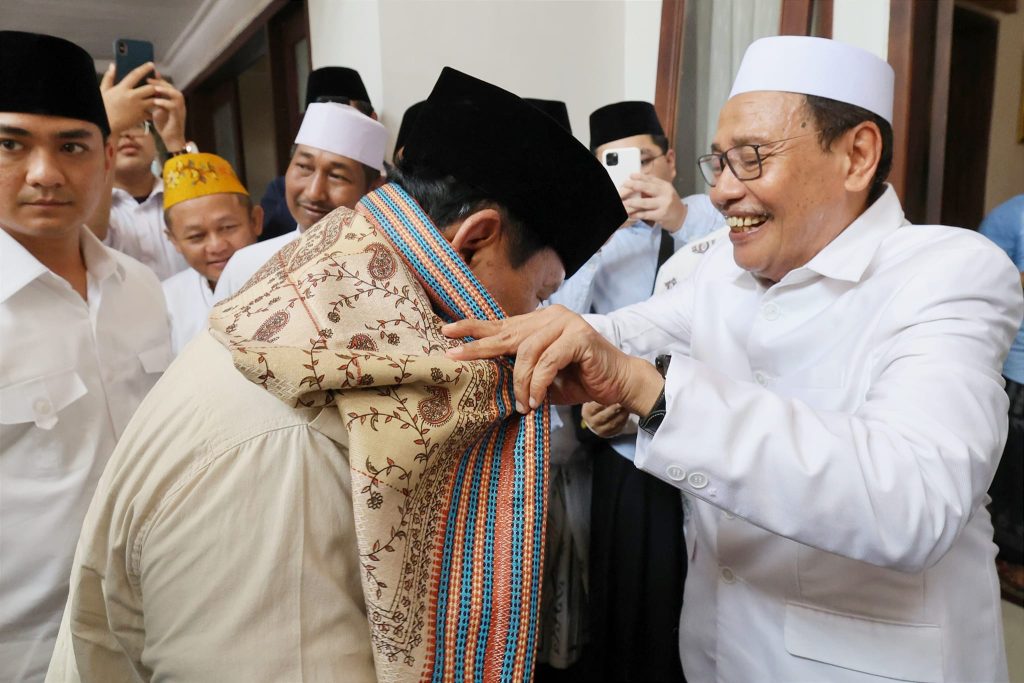 Pimpinan Ponpes Buntet Cirebon Memberikan Dukungan kepada Prabowo-Gibran untuk Pilpres 2024