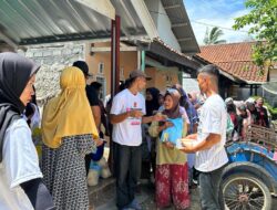 Haji Endang Incentivizes Iwan Bule and Prabowo’s Campaign in Pangandaran with Sembako Distribution