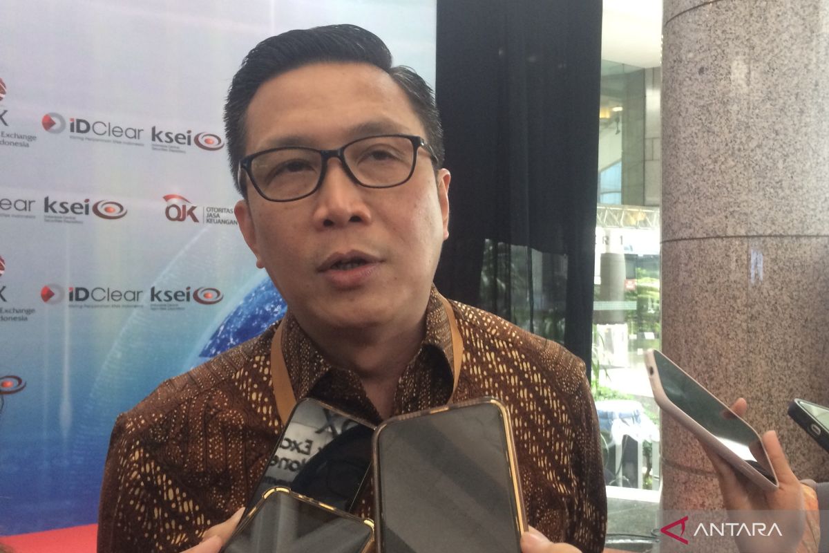 Bursa Efek Indonesia (BEI) siap mempermudah UKM untuk masuk ke pasar modal