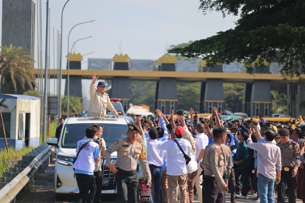 Pemilihan Presiden: Prabowo Membela Rakyat dan Menempatkan Diri di Tengah