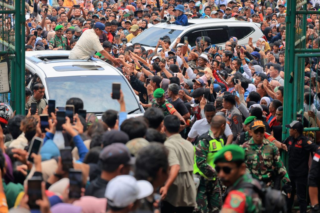 Prabowo Disambut Antusias Oleh Ribuan Petani dan Peternak di Sumedang