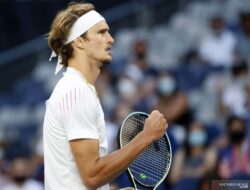 Zverev Melawan dengan Kuat dalam Lima Set untuk Bertahan di Australian Open