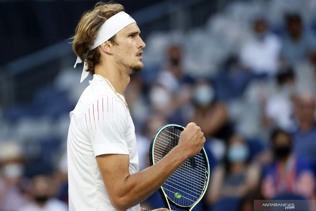 Zverev Melawan dengan Kuat dalam Lima Set untuk Bertahan di Australian Open