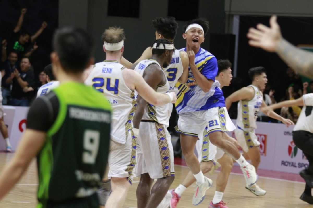 Satya Wacana Raih Kemenangan Pertama melalui “Buzzer Beater”