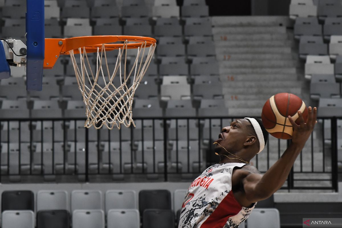 Jadwal Minggu: Timnas basket Indonesia akan menjamu Australia di Stadion Gelora Bung Karno.