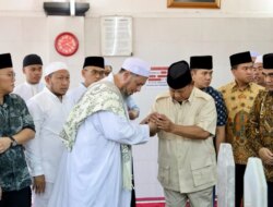 Prabowo Subianto Berziarah ke Habib Ali Kwitang dan Memohon Doa: Agar Pekerjaan Kita Lancar ke Depan