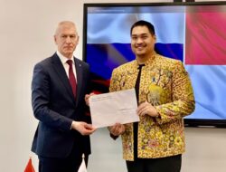 Menpora Dito Bertemu Menpora Rusia dan Menyerahkan Surat Titipan dari Prabowo Subianto ke Putin