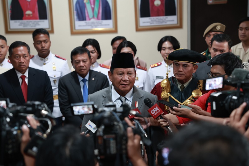 Menhan Prabowo Subianto Mengatakan Bahwa Pekerja Keras dan Cerdas akan Bertahan di Tengah Tantangan Zaman pada Wisuda Unhan