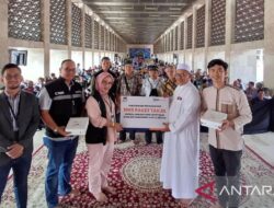 BRI Insurance Berbagi 1.000 Paket Takjil di Masjid Istiqlal