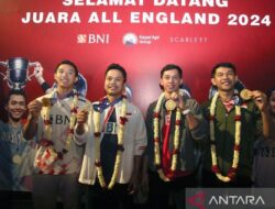 Jonatan Christie dan rekan-rekannya tiba di Indonesia setelah menjadi juara All England 2024