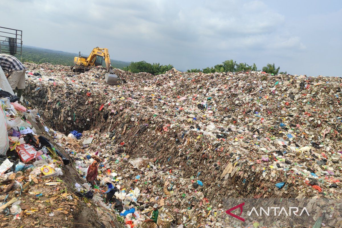 Pendapatan Asli Daerah dari penanganan sampah di Kota Bengkulu mencapai Rp259,93 juta