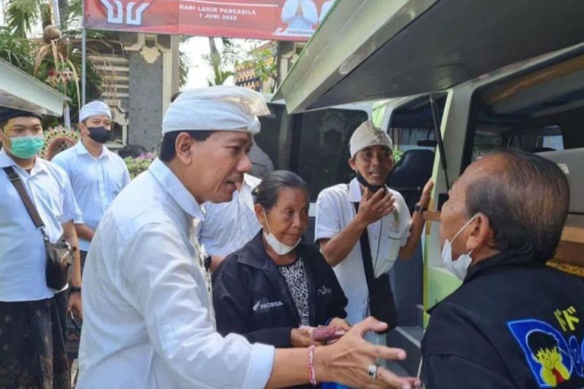 Bapenda Denpasar membuka pelayanan pajak selama dua hari saat libur Lebaran.