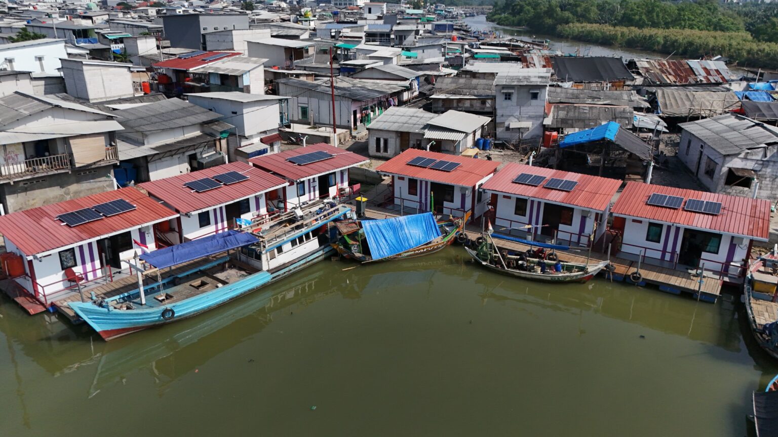 Prabowo Subianto provides floating homes, Jakarta fishermen’s village shows appreciation