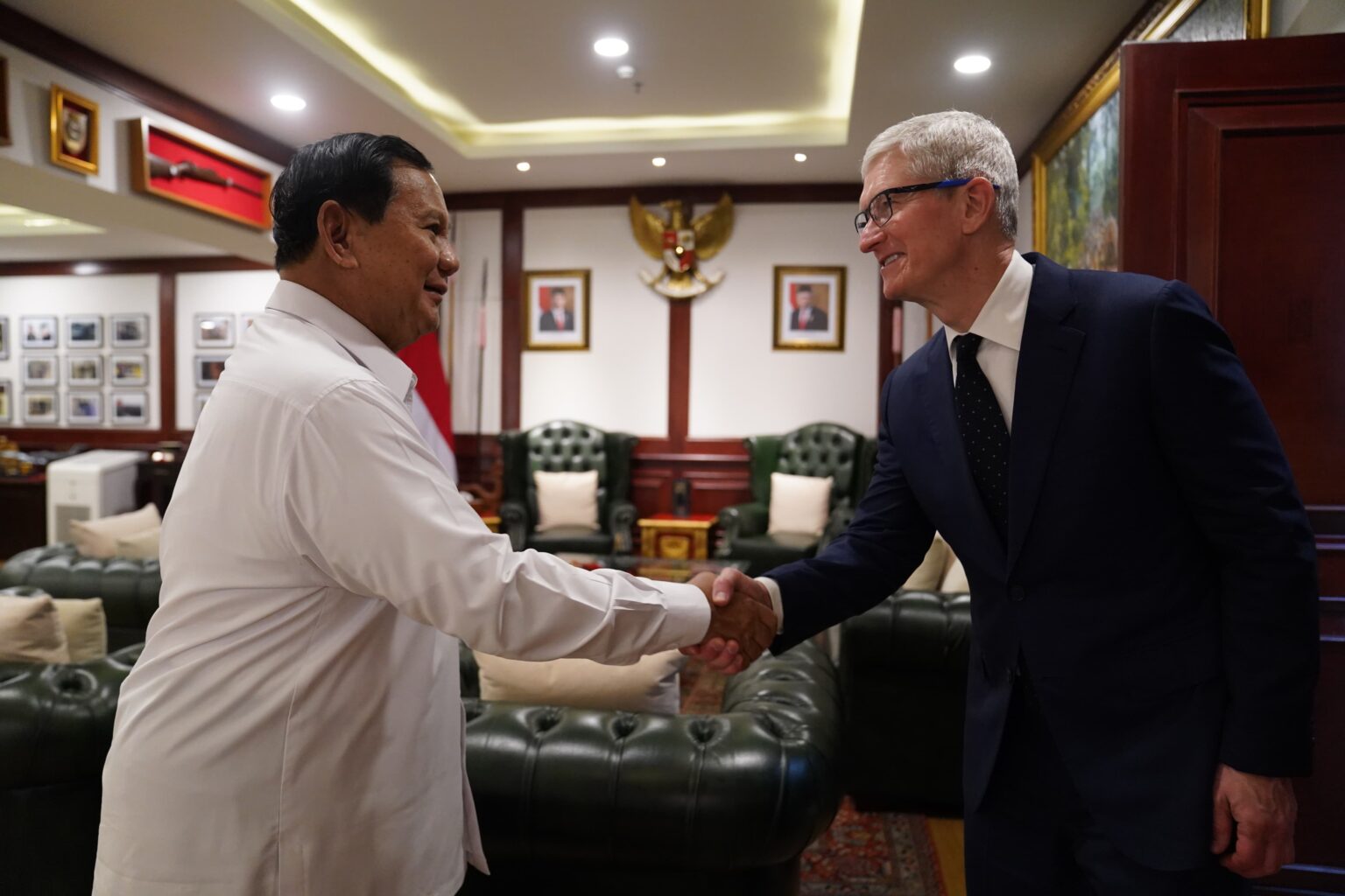 Tim Cook, Apple’s CEO, Visits President-Elect Prabowo Subianto After Sending Congratulatory Letter