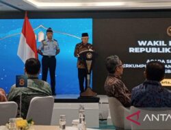 Wakil Presiden (Wapres) mengungkapkan empat cara untuk mengembangkan industri perbankan syariah.