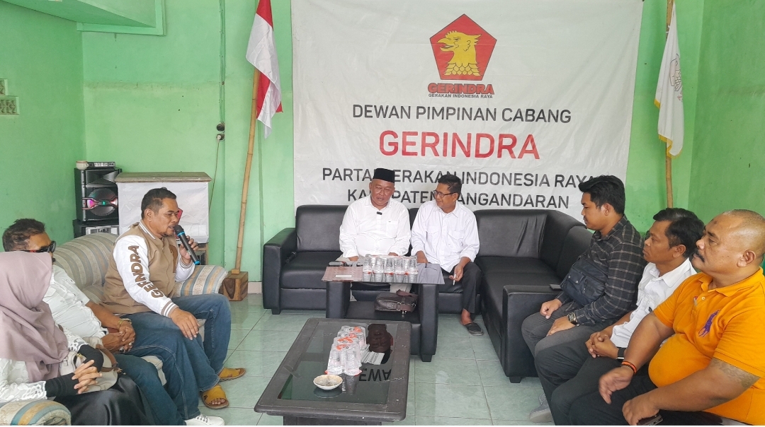 Dadang Solihat mendaftar sebagai Bakal Calon Bupati ke Partai Gerindra Pangandaran