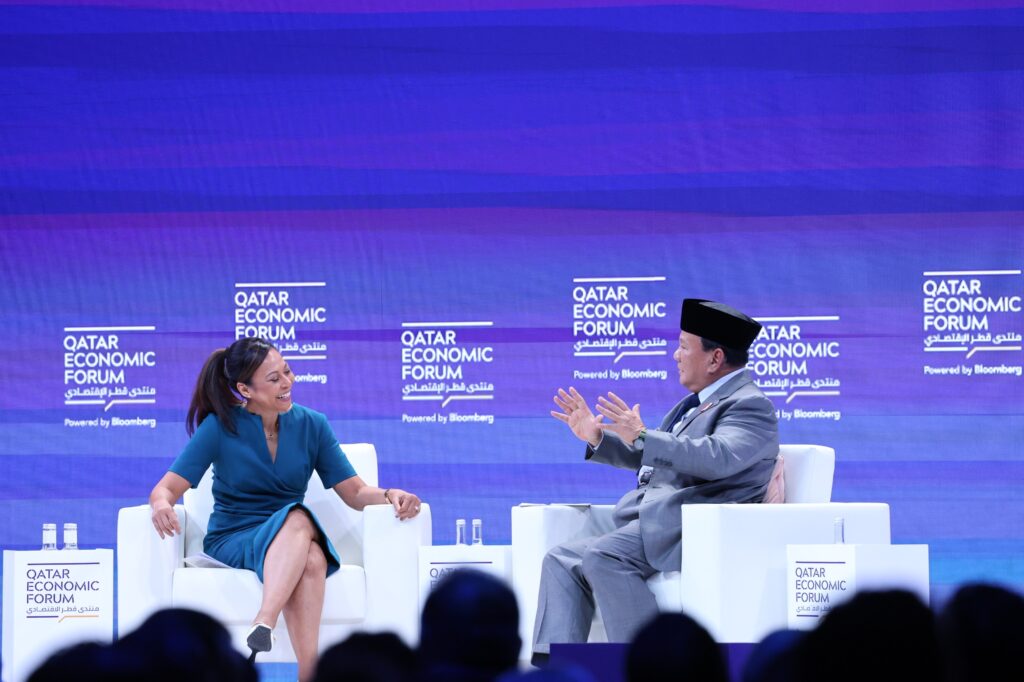 Prabowo Subianto Memberikan Jawaban Resolusi Mengenai Prinsip Demokrasi dalam Kepemimpinannya, Disambut meriah di Qatar Economic Forum