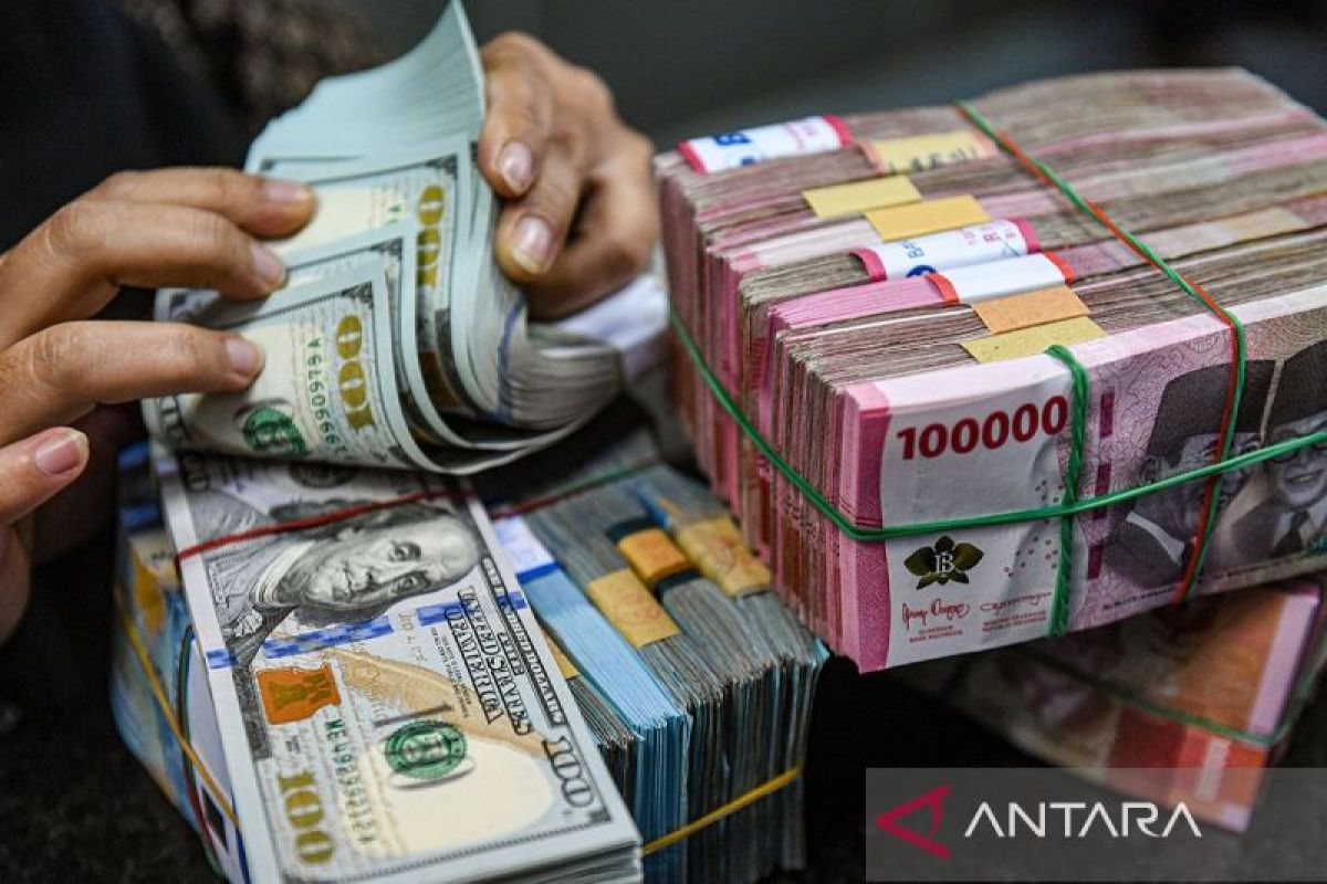 Rupiah melemah menjadi Rp15.509 per dolar AS pada Rabu pagi, terkoreksi sebesar 14 poin.