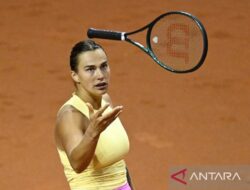 Sabalenka mengalahkan Ostapenko untuk melaju ke babak semifinal Italian Open