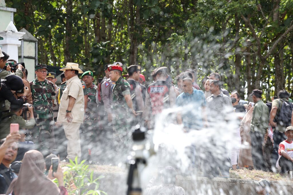 Prabowo Subianto memberikan bantuan sumber air bersih di Gunungkidul yang membuat hasil panen bisa tiga kali lebih baik dari sebelumnya.