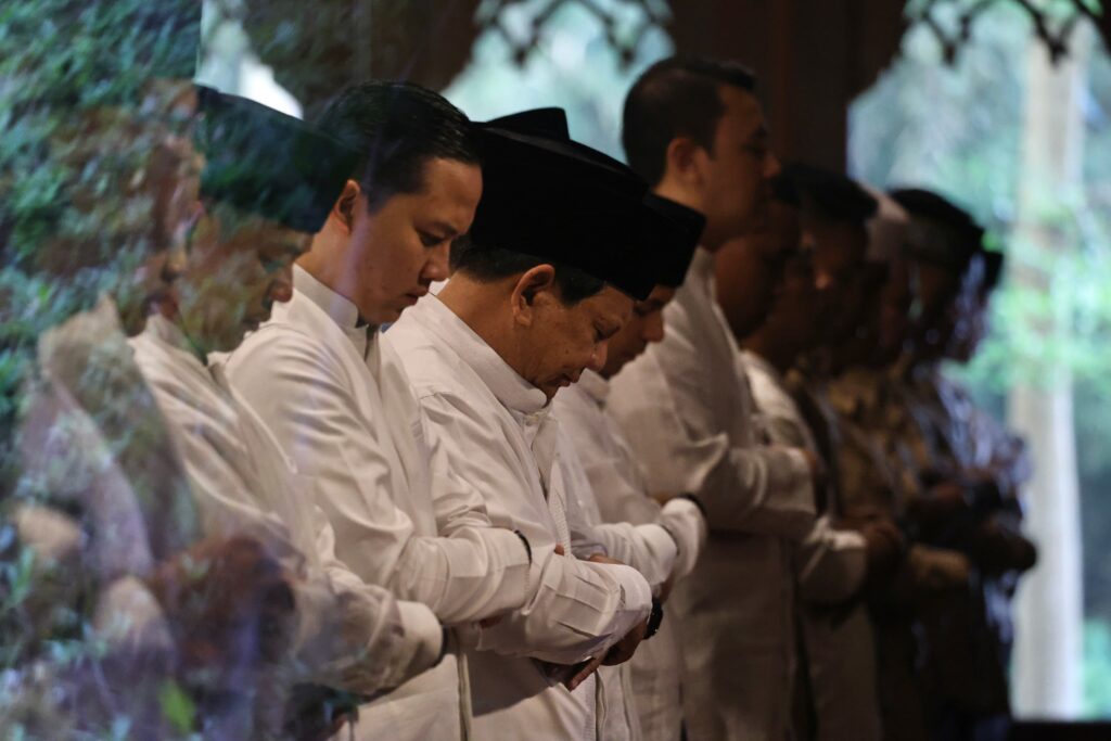 Prabowo Subianto Menyambut Hari Raya Idul Adha 1445 H di Masjid Nurul Wathan di Hambalang