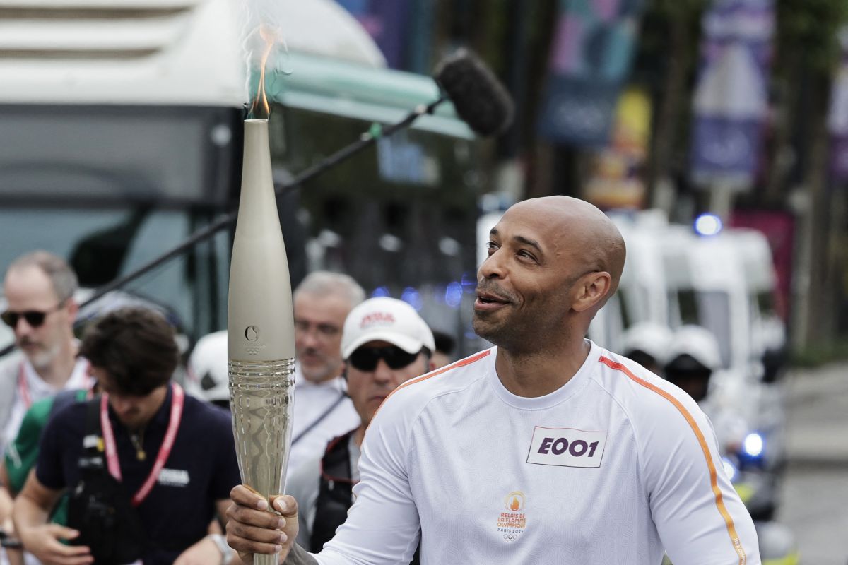 Profil Pembawa Api Obor Olimpiade Paris 2024 dari Thierry Henry hingga Jin BTS