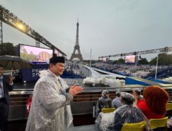 Prabowo Subianto Memberikan Semangat dan Merayakan Opening Ceremony Olimpiade Paris 2024 bersama Kontingen Indonesia