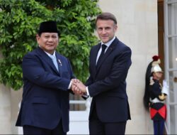 Prabowo Subianto Is Greeted by Macron at the Élysée Palace with Honor Guard