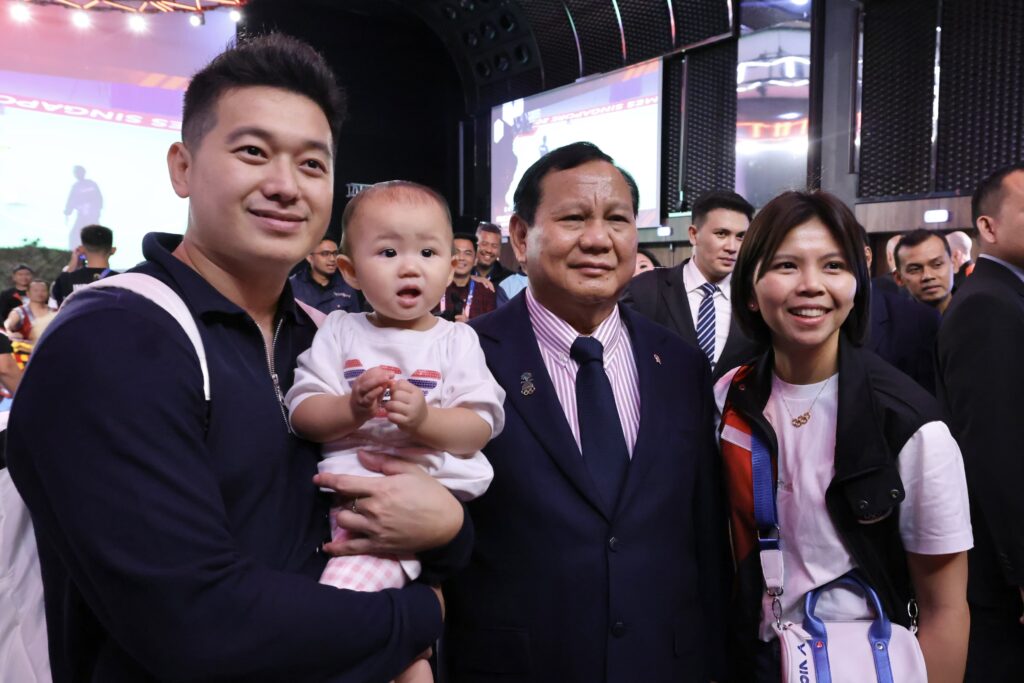 Prabowo Subianto’s Moment Meeting Greysia Polii and Family in Paris