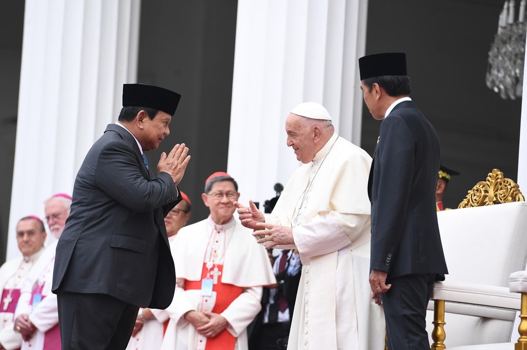 Prabowo Subianto Shares Moment of Handshaking with Pope Francis, Stating “Indonesia is Fortunate with Diversity and Harmony”