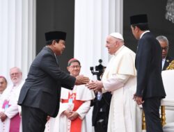 Prabowo Subianto Memposting Momen Bersalaman dengan Paus Fransiskus: Indonesia Diberkati dengan Keberagaman dan Harmoni