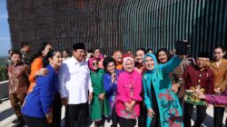 Prabowo Subianto’s Memorable Moment: Capturing a Selfie with Iriana and Mothers at IKN