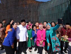 Prabowo Subianto’s Memorable Moment: Capturing a Selfie with Iriana and Mothers at IKN