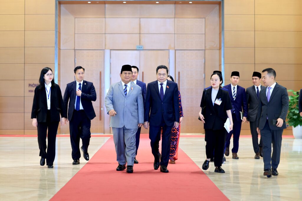 Prabowo Subianto Meets with Vietnam’s Prime Minister, Commends Independence Struggle