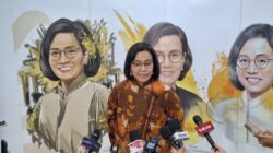 Canda Airlangga menyindir buku Sri Mulyani sebagai sinyal lanjut menjadi menteri