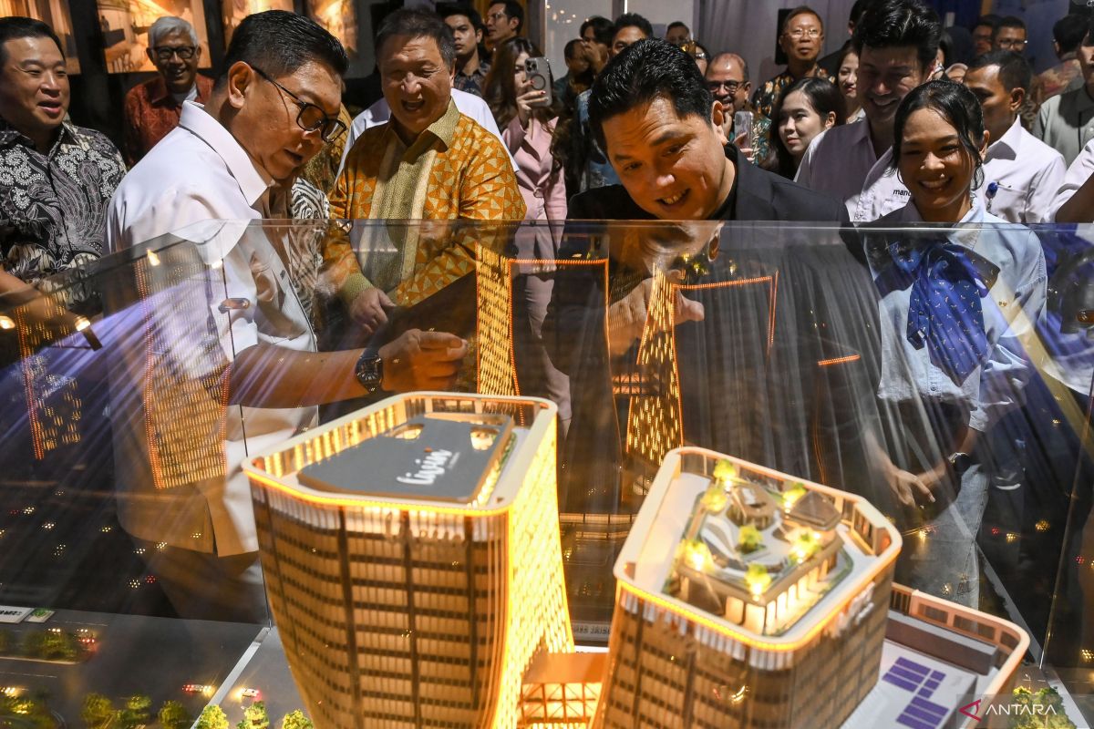 Menteri BUMN menghadiri upacara groundbreaking untuk memulai pembangunan gedung Mandiri Financial Center di PIK 2.