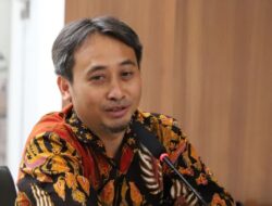 Mahasiswa Ekonomi UI memberikan masukan kepada Pemerintahan Probowo-Gibran